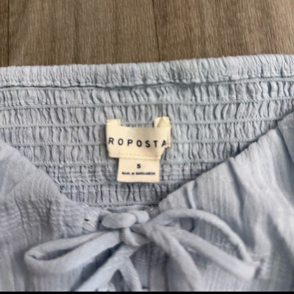 Aeropostale Textured lace front cropped coquette milkmaid puff sleeve top - Picture 4 of 7